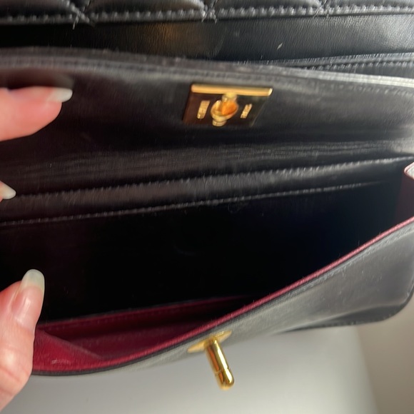 VERY RARE Vintage Chanel Crossbody - Picture 4 of 15